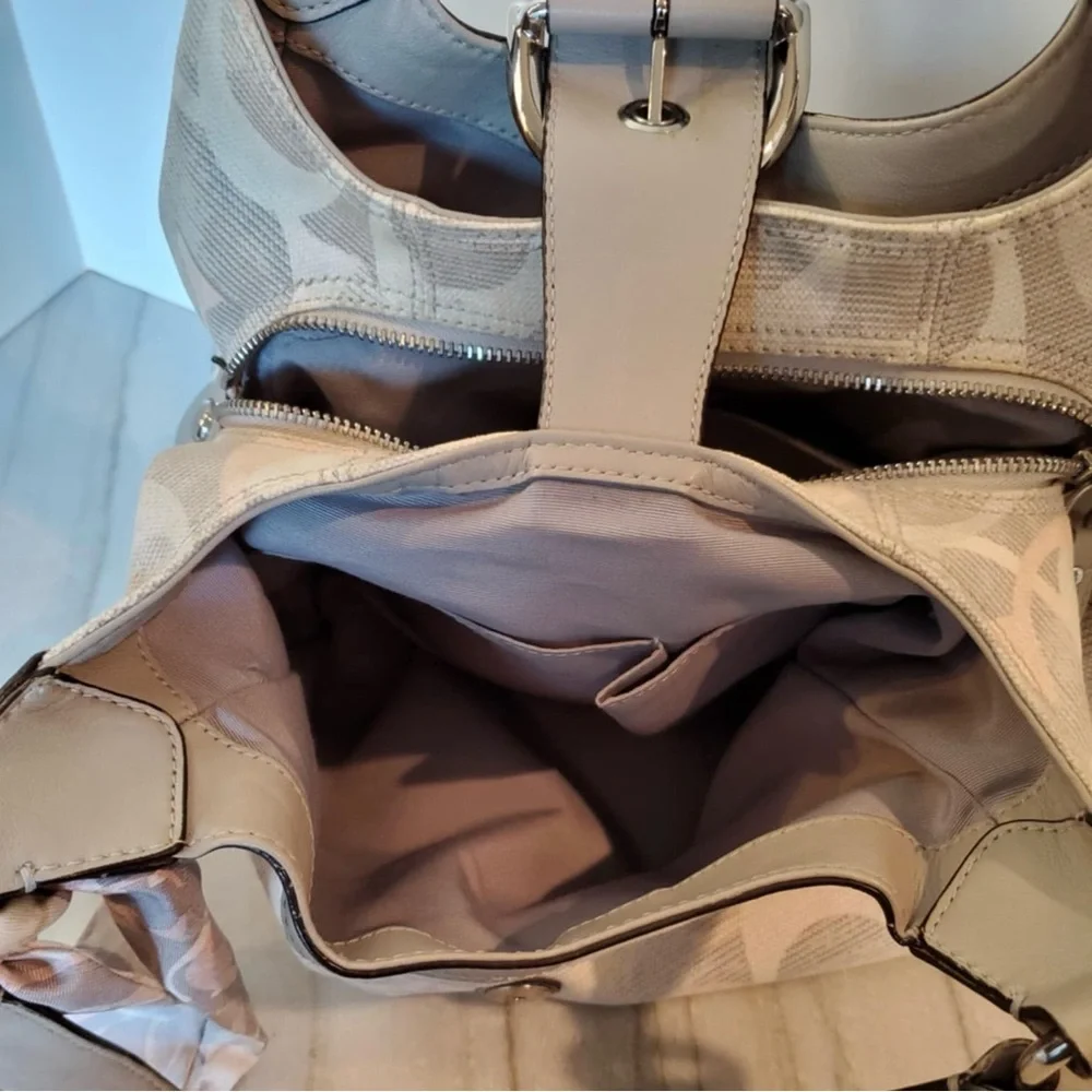 Coach SoHo Lynn Signature Hobo Shoulder Bag - Picture 9 of 15